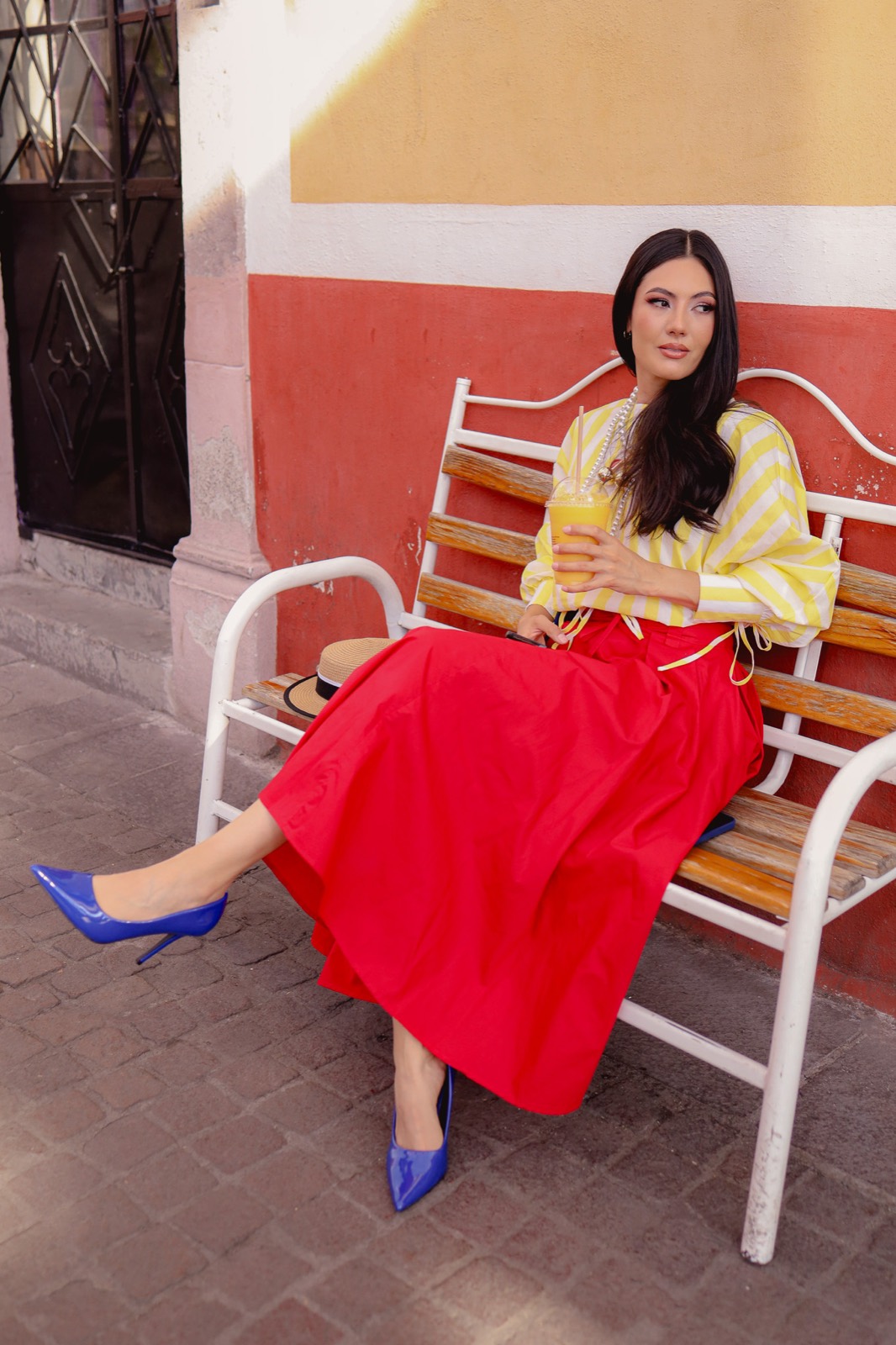 Blusa amarilla y falda roja ADELAIDA